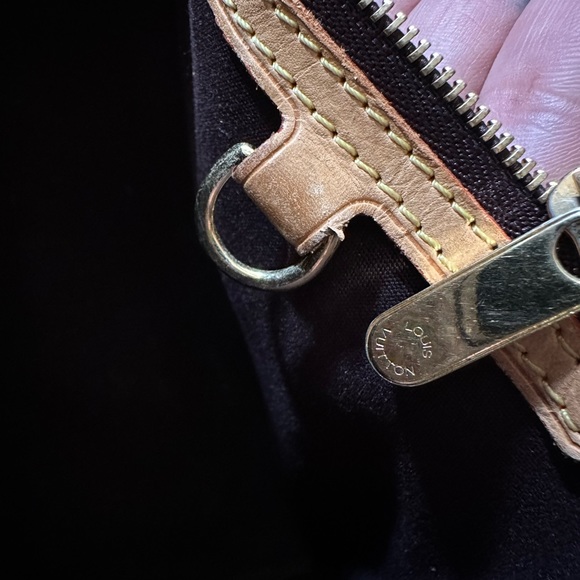 Louis Vuitton Vernis Brea GM Amarante - Picture 13 of 16